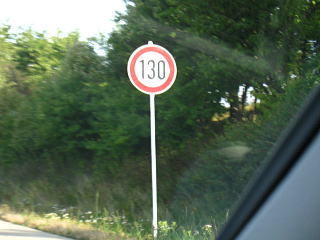 アウトバーン・130kmの制限速度標識
