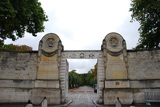ペール・ラシューズ墓地の門