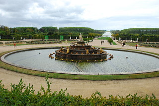 ヴェルサイユ宮殿の庭園・ラトナの噴水