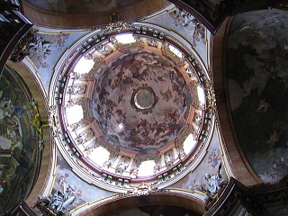 聖ミクラーシュ教会・天井のフレスコ画