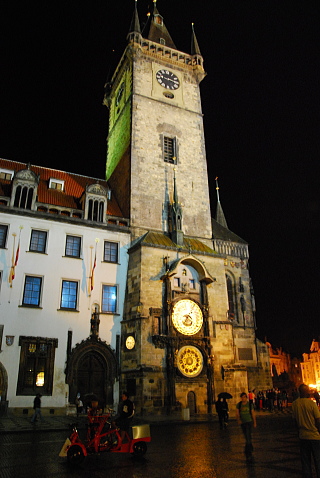 プラハ・夜の旧市庁舎