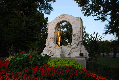 ヨハン・シュトラウス像